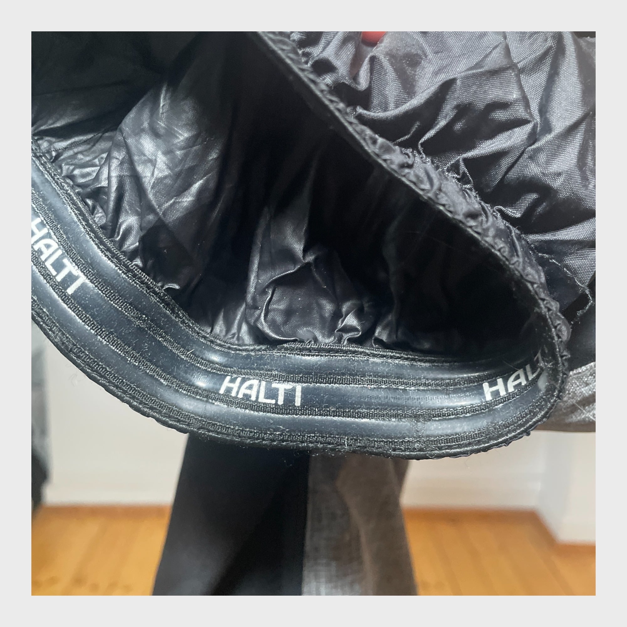 kamu-outdoors-product-image-musta-harmaa-woixd.jpg
